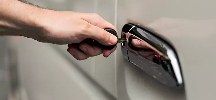 Why Choose Our Auto Locksmith Team in Lakewood, OH?